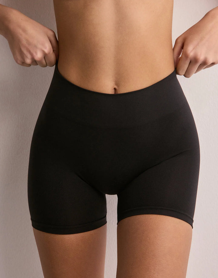 Vicky Seamless Mini Shorts