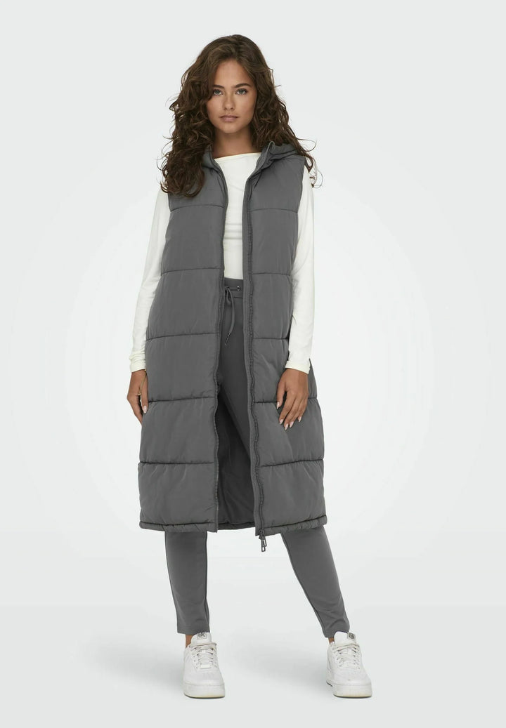 Nicci Vest