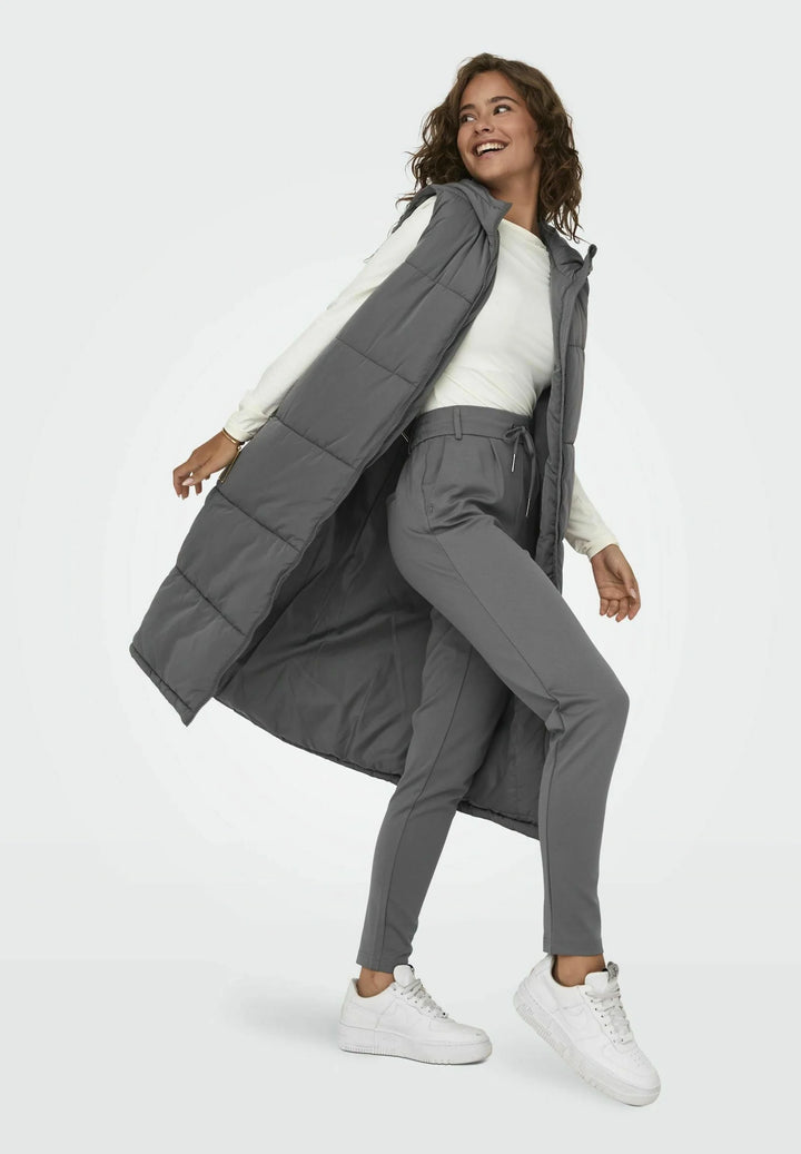 Nicci Vest