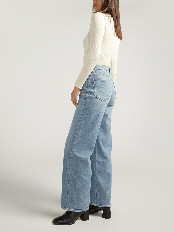 V Front Wide Leg Jean