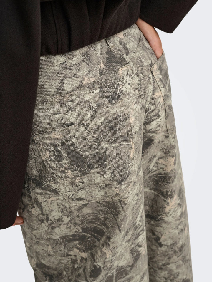 Taylor Camo Barrel Pant