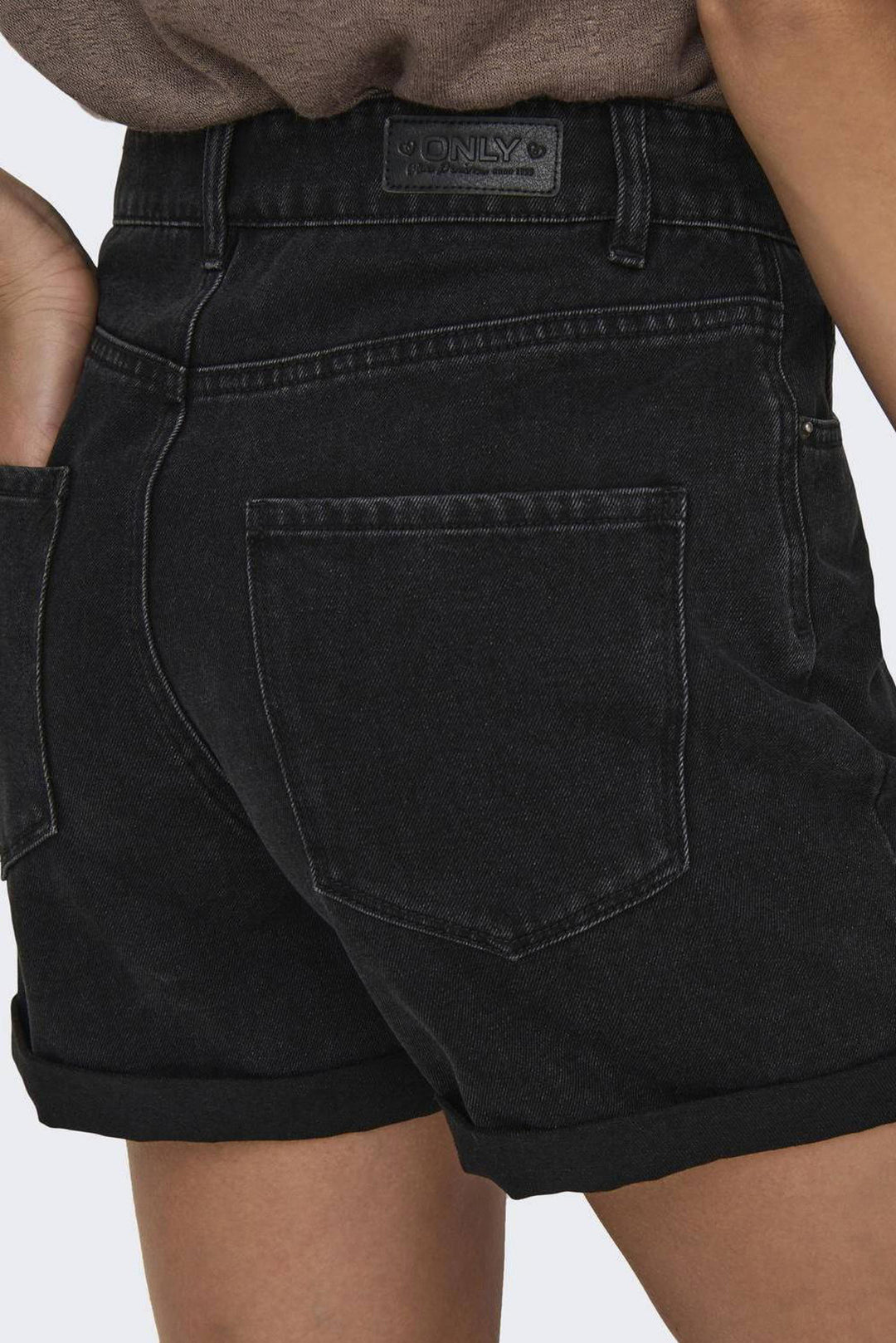 Vega Mom Shorts