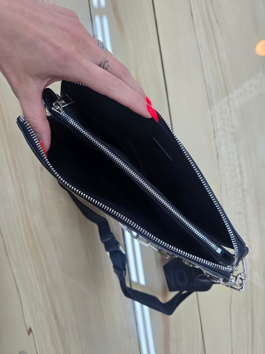 Liam Crossbody