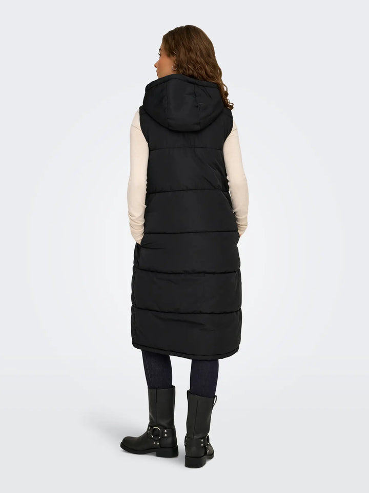 Nicci Vest